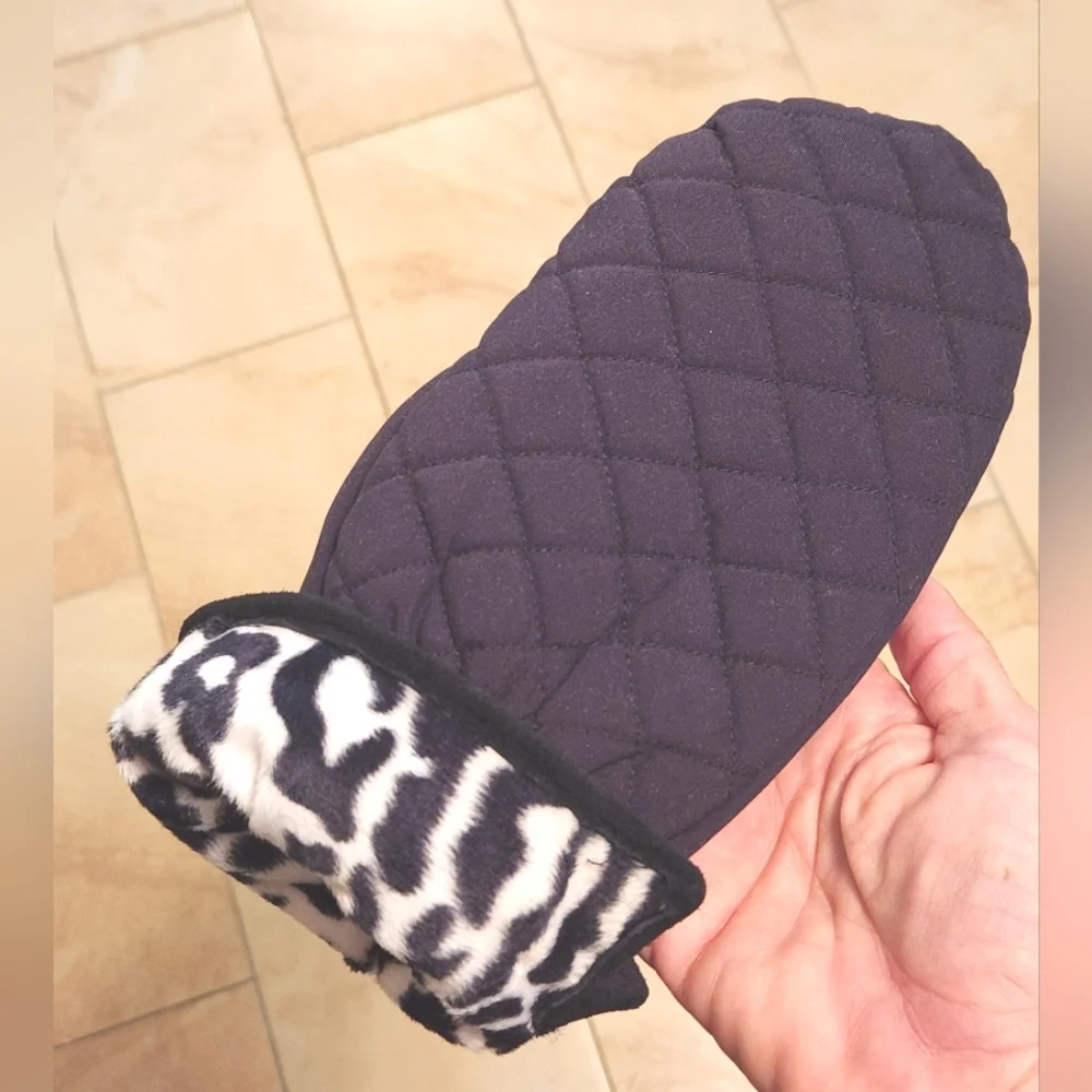 Anthropologie Black Quilted Mittens w/Faux Fur Animal Print Lining S